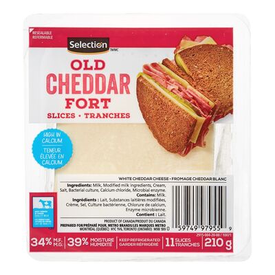 Tranches de fromage cheddar fort