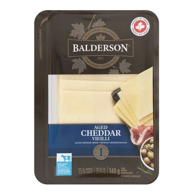 Tranches de fromage cheddar vieilli