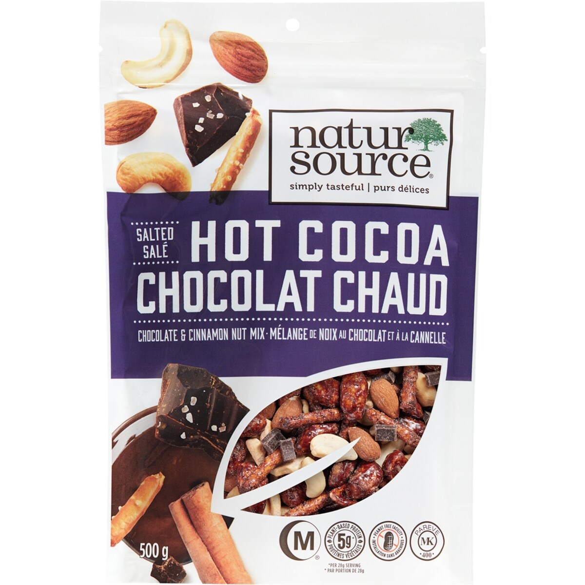 Mélange de chocolat chaud aux noix salées, chocolat et cannelle