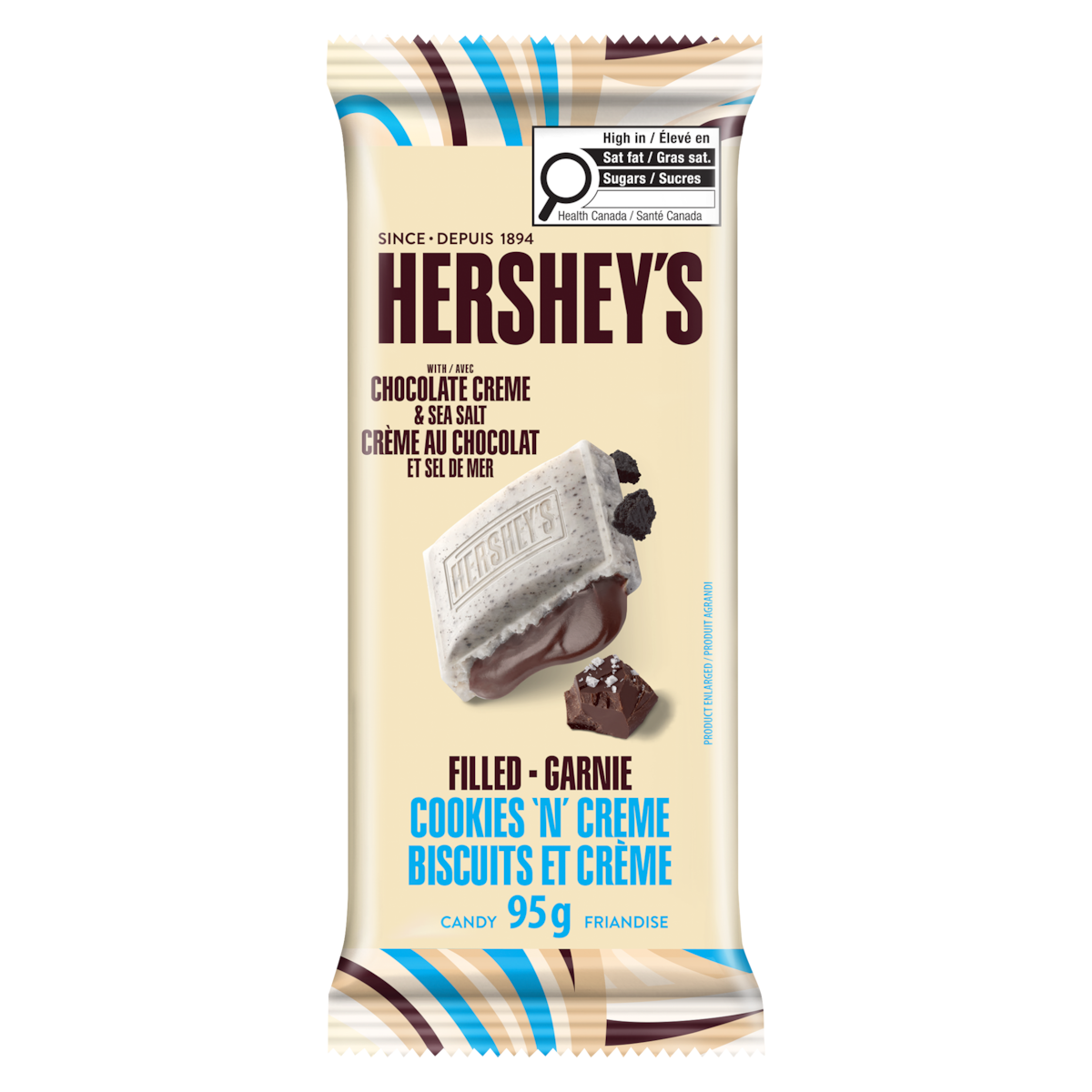 Friandise avec crème au chocolat et sel de mer garnie biscuits et crème